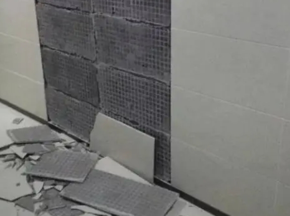 滑县瓷砖空鼓维修公司分享下滑县墙砖松动维修的知识